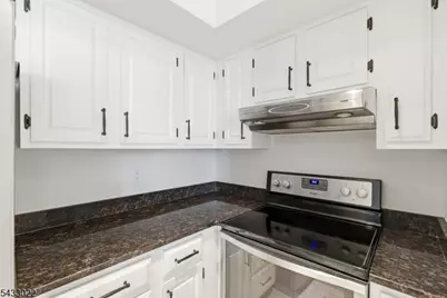 84 Mayfield Rd, Bedminster Township, NJ 07921 - Photo 12