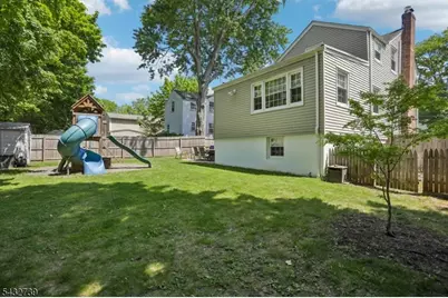 30 Sherbrooke Pkwy, Livingston, NJ 07039 - Photo 20