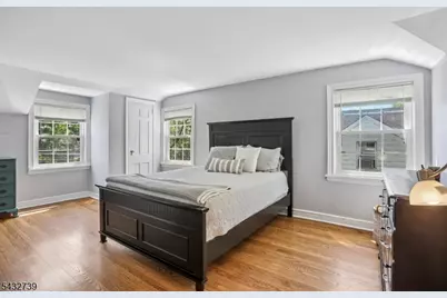 30 Sherbrooke Pkwy, Livingston, NJ 07039 - Photo 14