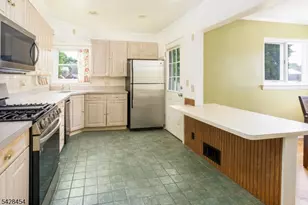 441 Blanchard Terrace, Hackensack, NJ 07601 - Photo 4