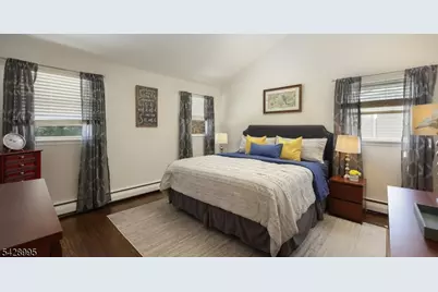 47 Miliken Rd, Woodbridge Township, NJ 07067 - Photo 14