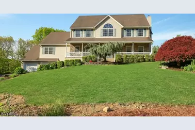 8 Buena Vista Dr, Ringwood, NJ 07456 - Photo 1