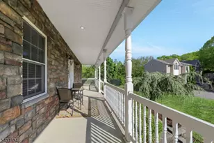 8 Buena Vista Dr, Ringwood, NJ 07456 - Photo 4