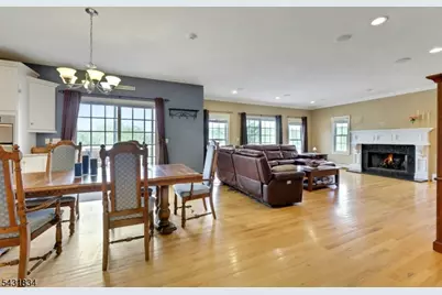 8 Buena Vista Dr, Ringwood, NJ 07456 - Photo 12