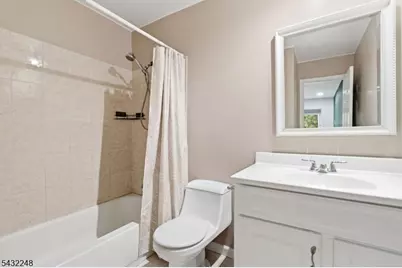 38 Cherrywood Dr, Franklin Township, NJ 08873 - Photo 10