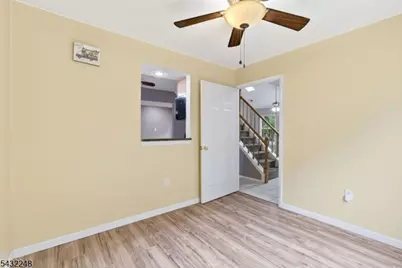 38 Cherrywood Dr, Franklin Township, NJ 08873 - Photo 8