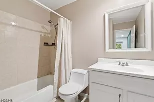 38 Cherrywood Dr, Franklin Township, NJ 08873 - Photo 10