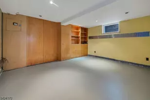 16 Russell Pl, Summit, NJ 07901 - Photo 8