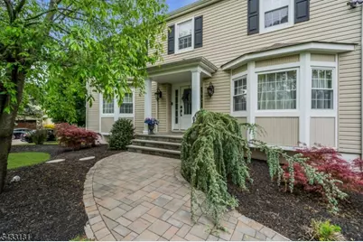 566 Glen Ridge Dr, Bridgewater, NJ 08807 - Photo 4
