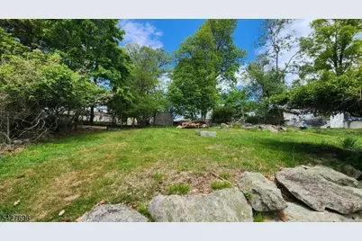 306 Nariticong Ave, Hopatcong, NJ 07843 - Photo 20