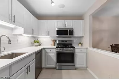 277 Winthrop Dr, Butler, NJ 07405 - Photo 10