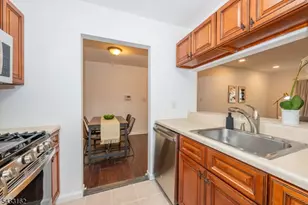 72 Cherry St, Jersey City, NJ 07305 - Photo 4