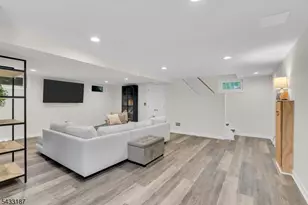 46 Rafkind Rd, Bloomingdale, NJ 07403 - Photo 30