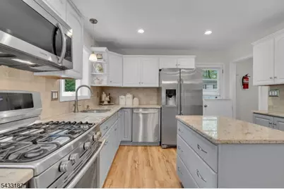 46 Rafkind Rd, Bloomingdale, NJ 07403 - Photo 10