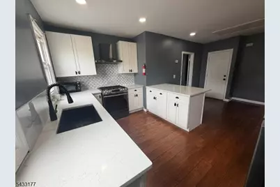 166 Renner Ave #3, Newark, NJ 07112 - Photo 6