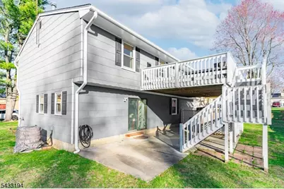 160 Stratton St, Piscataway Township, NJ 08854 - Photo 2