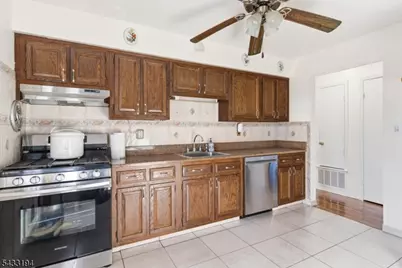 160 Stratton St, Piscataway Township, NJ 08854 - Photo 14
