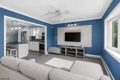 29 Central Ave, Pompton Lakes, NJ 07442 - Photo 8