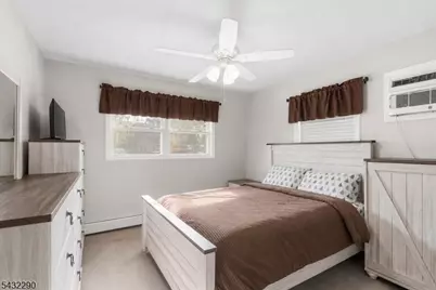29 Central Ave, Pompton Lakes, NJ 07442 - Photo 22