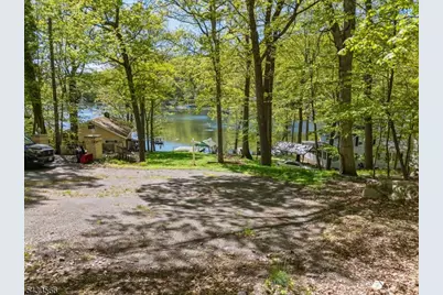 7 Riggs Ave, Hopatcong, NJ 07843 - Photo 8
