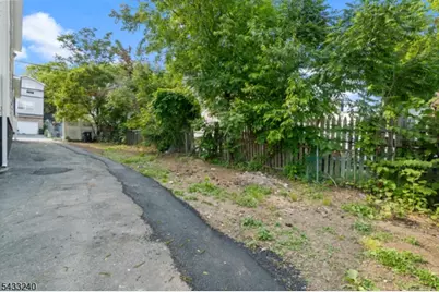306 Smith St, Newark, NJ 07106 - Photo 42