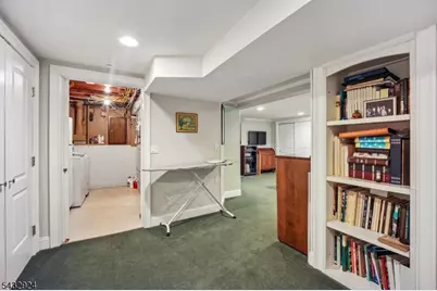 17 Stonewall Dr, Livingston, NJ 07039 - Photo 24