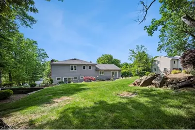 17 Stonewall Dr, Livingston, NJ 07039 - Photo 26