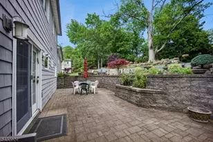 17 Stonewall Dr, Livingston, NJ 07039 - Photo 28