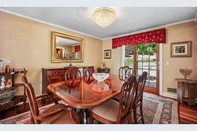 17 Stonewall Dr, Livingston, NJ 07039 - Photo 8