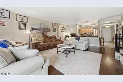 285 Aycrigg Ave #4J, Passaic, NJ 07055 - Photo 6