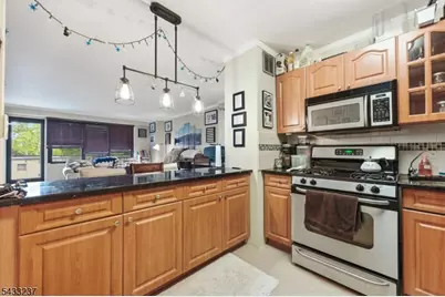285 Aycrigg Ave #4J, Passaic, NJ 07055 - Photo 8