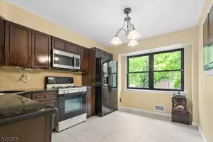 6001 N Oaks Blvd, North Brunswick Township, NJ 08902 - Photo 8