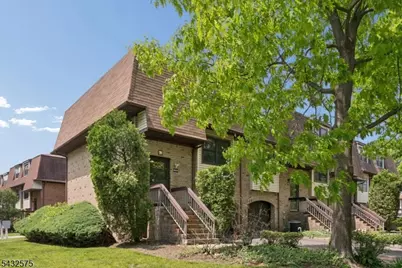 6001 N Oaks Blvd #6001, North Brunswick Township, NJ 08902 - Photo 2