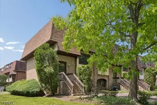 6001 N Oaks Blvd, North Brunswick Township, NJ 08902 - Photo 2