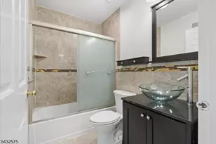 6001 N Oaks Blvd, North Brunswick Township, NJ 08902 - Photo 18
