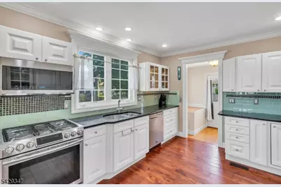 203 Jasinski Ave, Manville, NJ 08835 - Photo 10