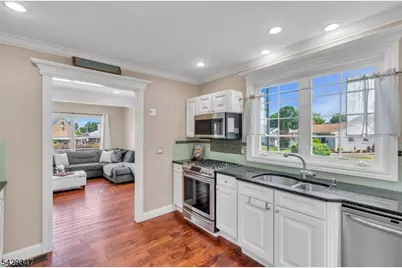203 Jasinski Ave, Manville, NJ 08835 - Photo 8