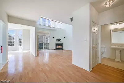 103 Crown Ct, Livingston, NJ 07039 - Photo 10