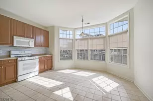 103 Crown Ct, Livingston, NJ 07039 - Photo 4