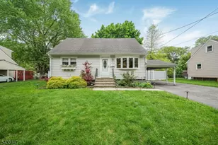 52 Barbara Dr, Pompton Lakes, NJ 07442 - Photo 2