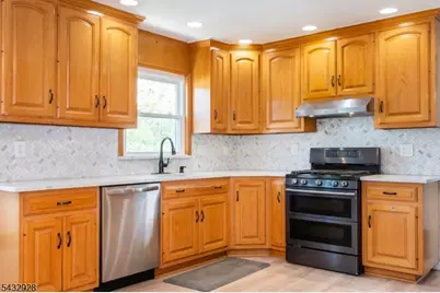 238 Westminster Pl, Lodi, NJ 07644 - Photo 10