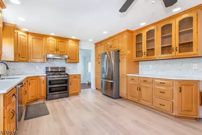 238 Westminster Pl, Lodi, NJ 07644 - Photo 8