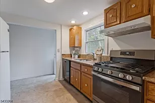 687 Grove St, Montclair, NJ 07043 - Photo 6