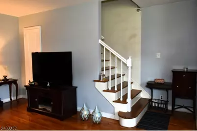 35 Elmwood Ter #35, Elmwood Park, NJ 07407 - Photo 2