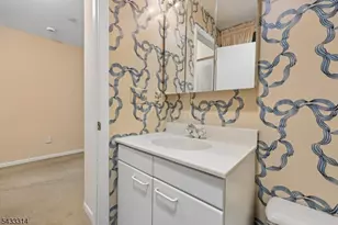 1 Peabody Ct, Teaneck Township, NJ 07666 - Photo 14