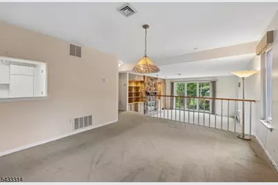 1 Peabody Ct, Teaneck Township, NJ 07666 - Photo 10