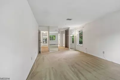 1 Peabody Ct, Teaneck Township, NJ 07666 - Photo 20