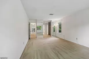 1 Peabody Ct, Teaneck Township, NJ 07666 - Photo 20