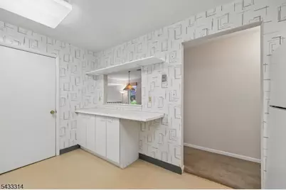 1 Peabody Ct, Teaneck Township, NJ 07666 - Photo 12