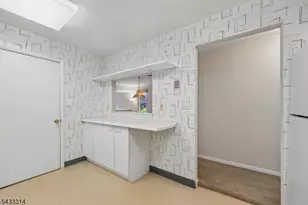 1 Peabody Ct, Teaneck Township, NJ 07666 - Photo 12